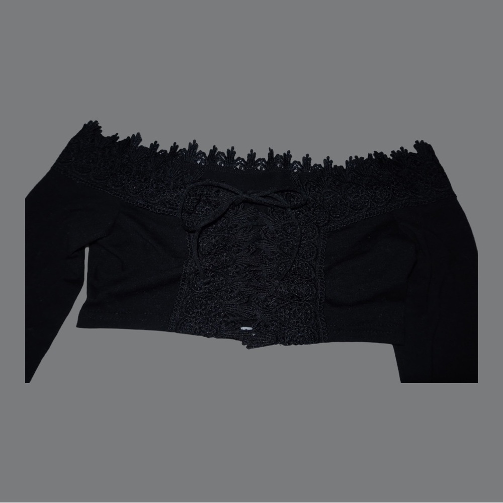 SHEIN SXY Lace Up Guipure Lace
Off The Shoulder Crop Tee